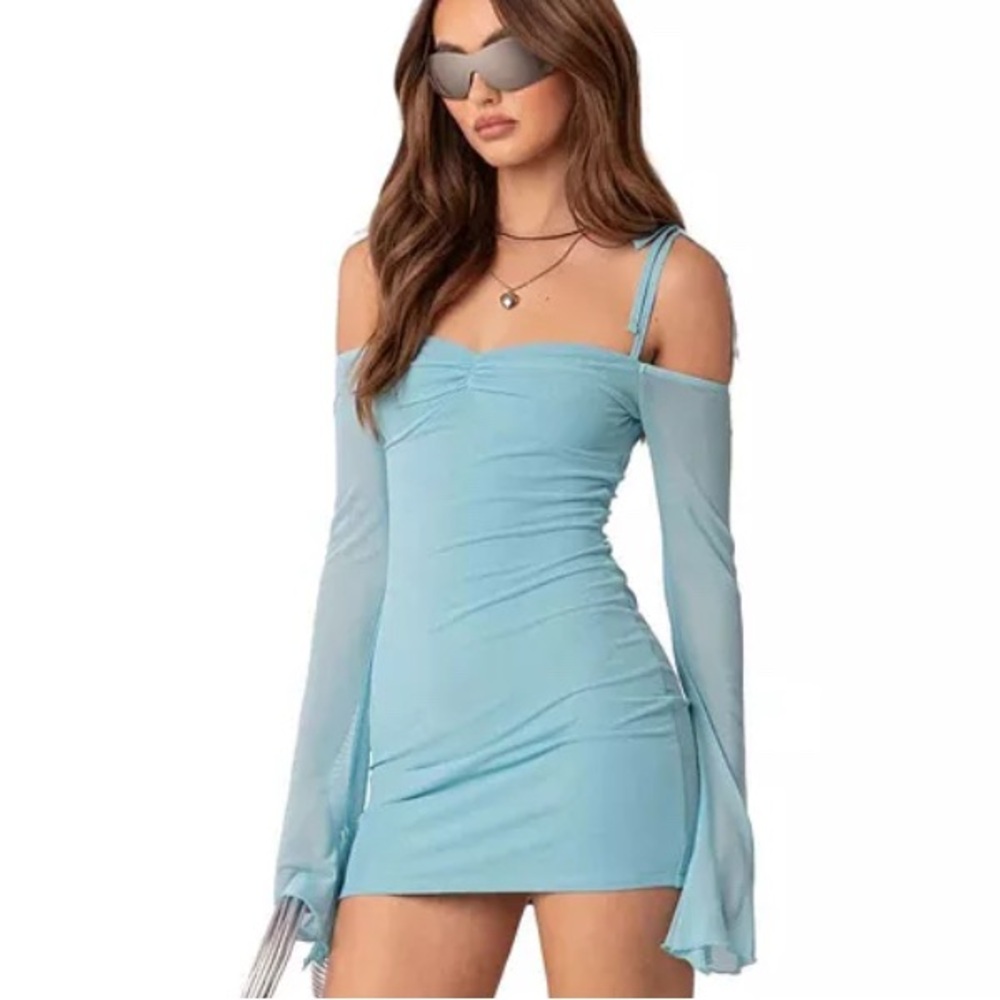 Edikted Blue Off-the-Shoulder Fitted Dress
